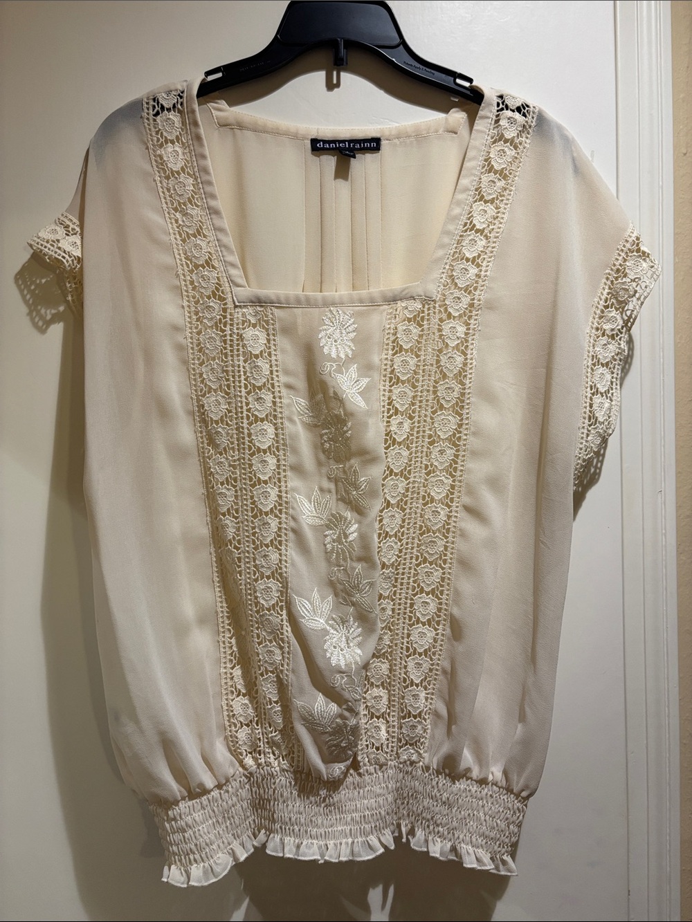 Daniel Rainn Cream Floral Embroidered Lace-Trim Blouse